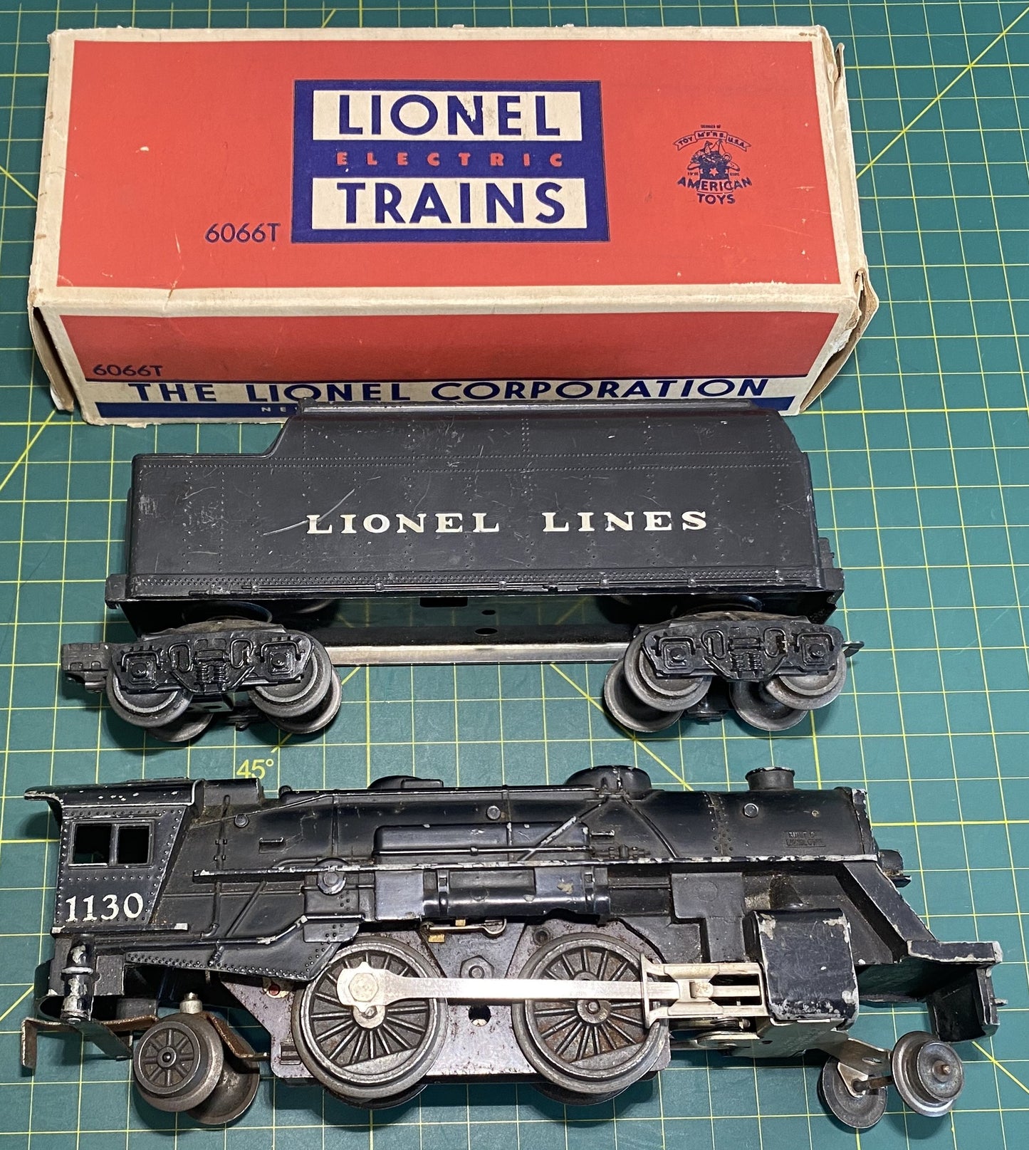 Lionel Post War Steam Locomotive 1130 and 6066T Tender