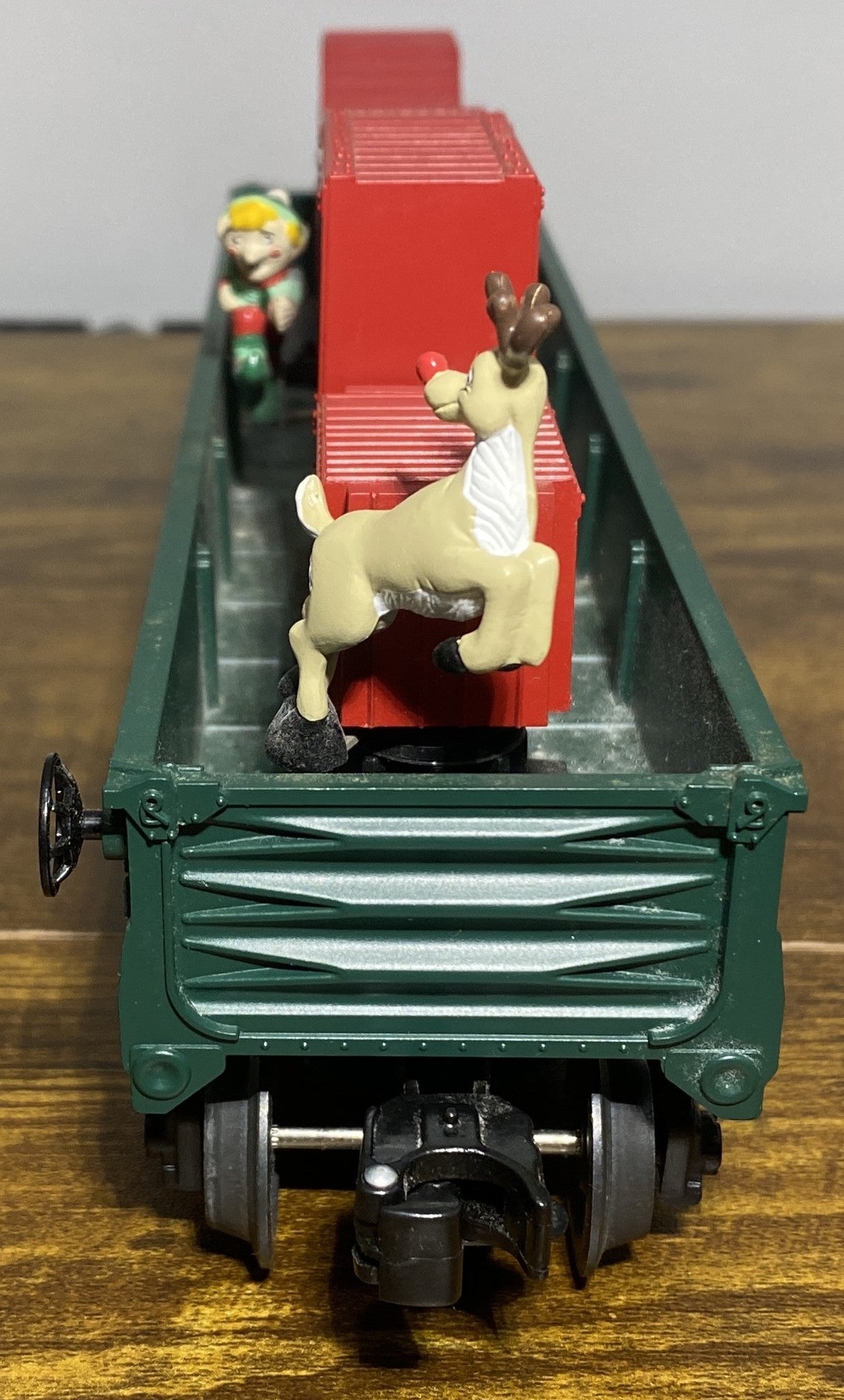 Lionel Modern #36792 Christmas Joys Animated Chase Gondola Rudolph