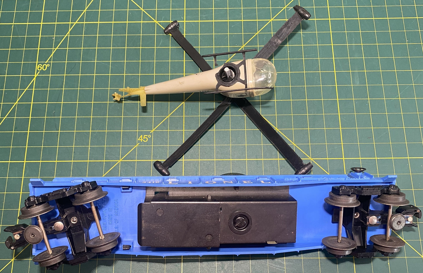Lonel Post War 3419 Flat Car with Helicopter