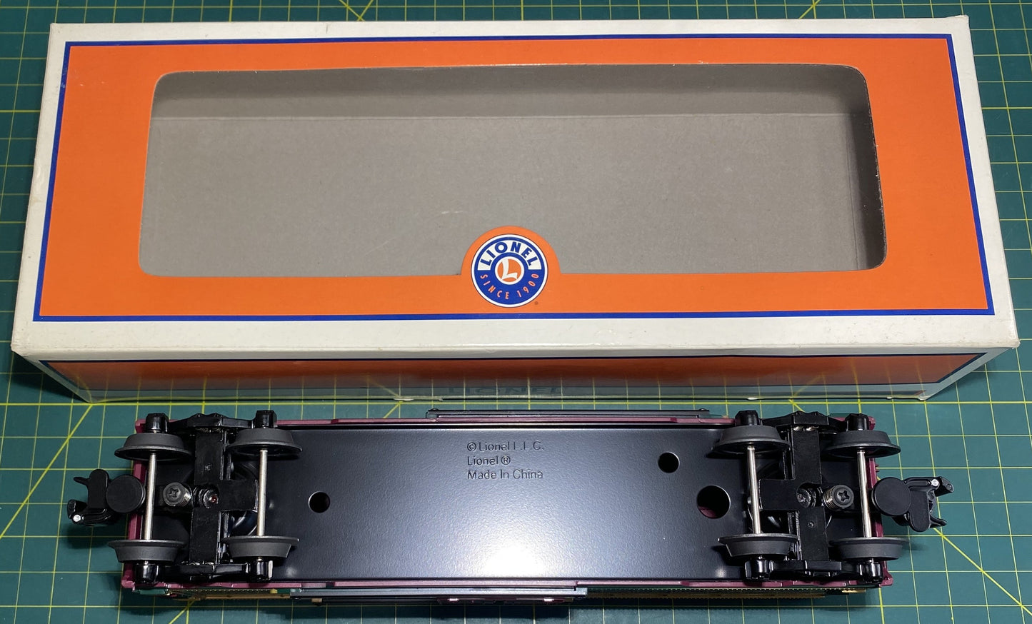 Lionel Modern 6-29975 2011 Christmas Box Car