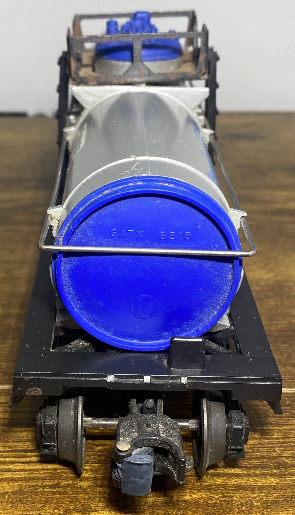 Lionel Modern 9153 Chevron Tank Car