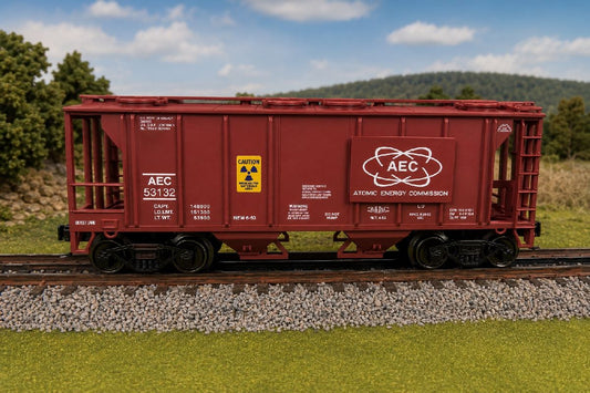 Ready Made Trains 86309 O Gauge Atomic Energy 2 Bay Covered Hopper