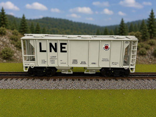 Ready Made Trains 86379 O Gauge LNE 2 Bay Covered Hopper