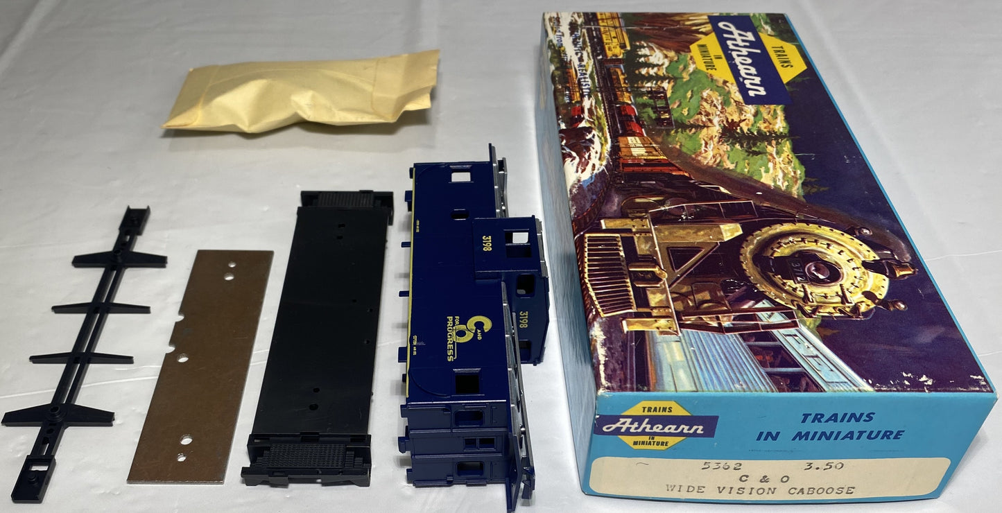 Athearn Blue Box 5362 C&O Wide Vision Caboose Kit