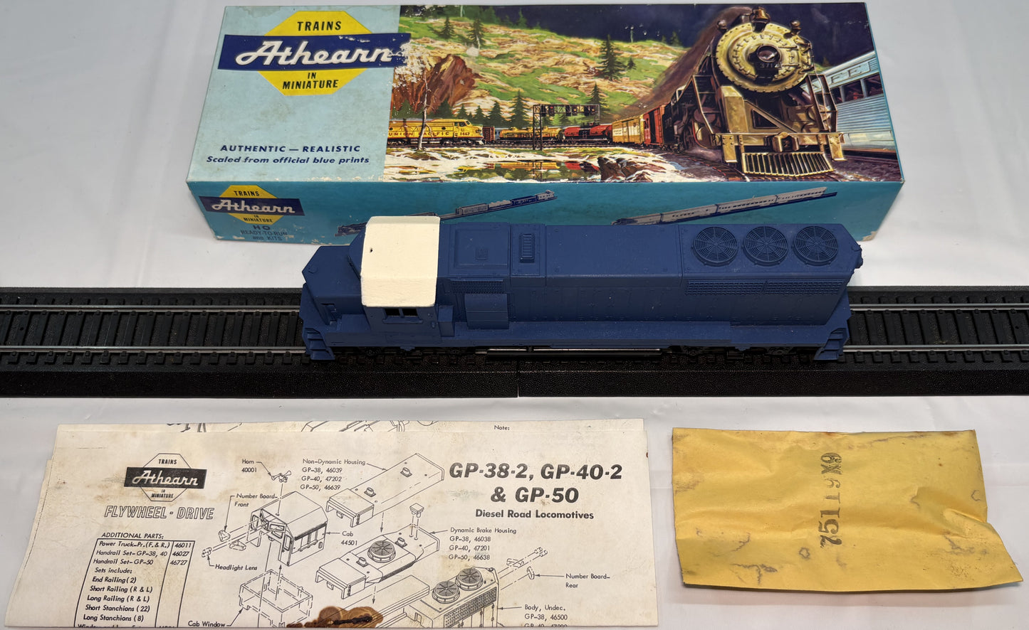Athearn 1348 HO Undecorated GP40-2 Locomotive Without Dynamic Brake