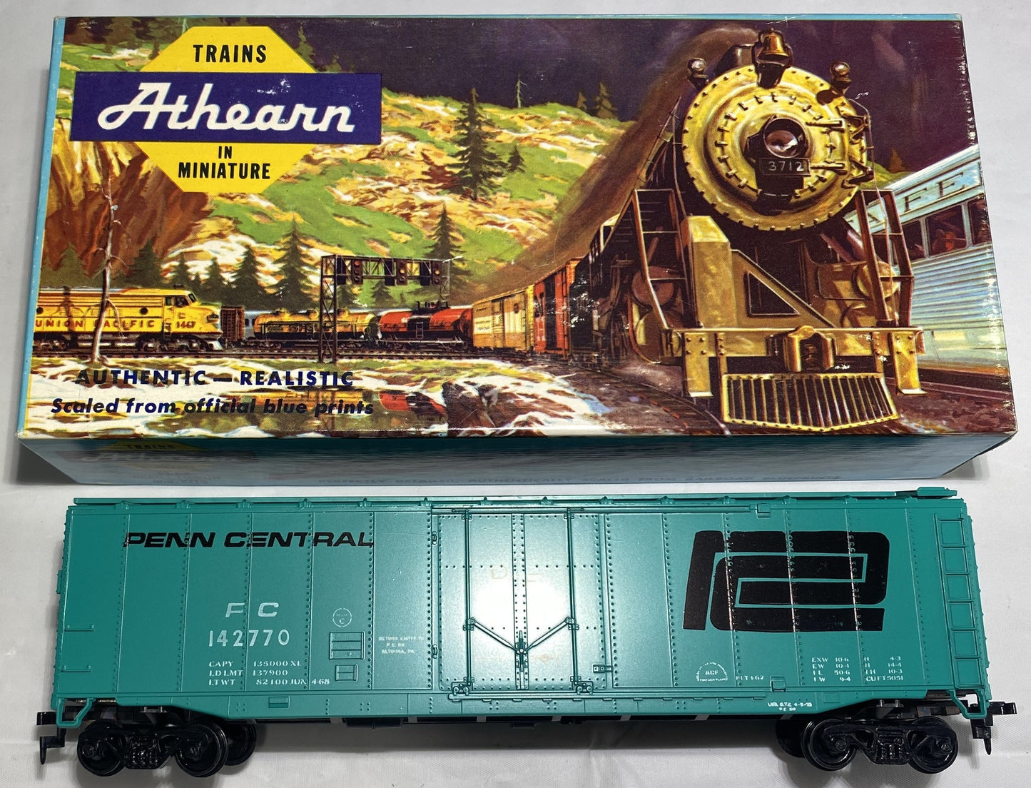 Athearn 1327 Penn Central 50’ Box Car