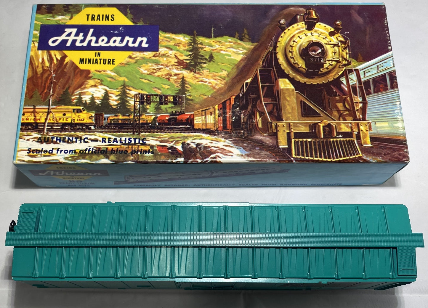 Athearn 1327 Penn Central 50’ Box Car