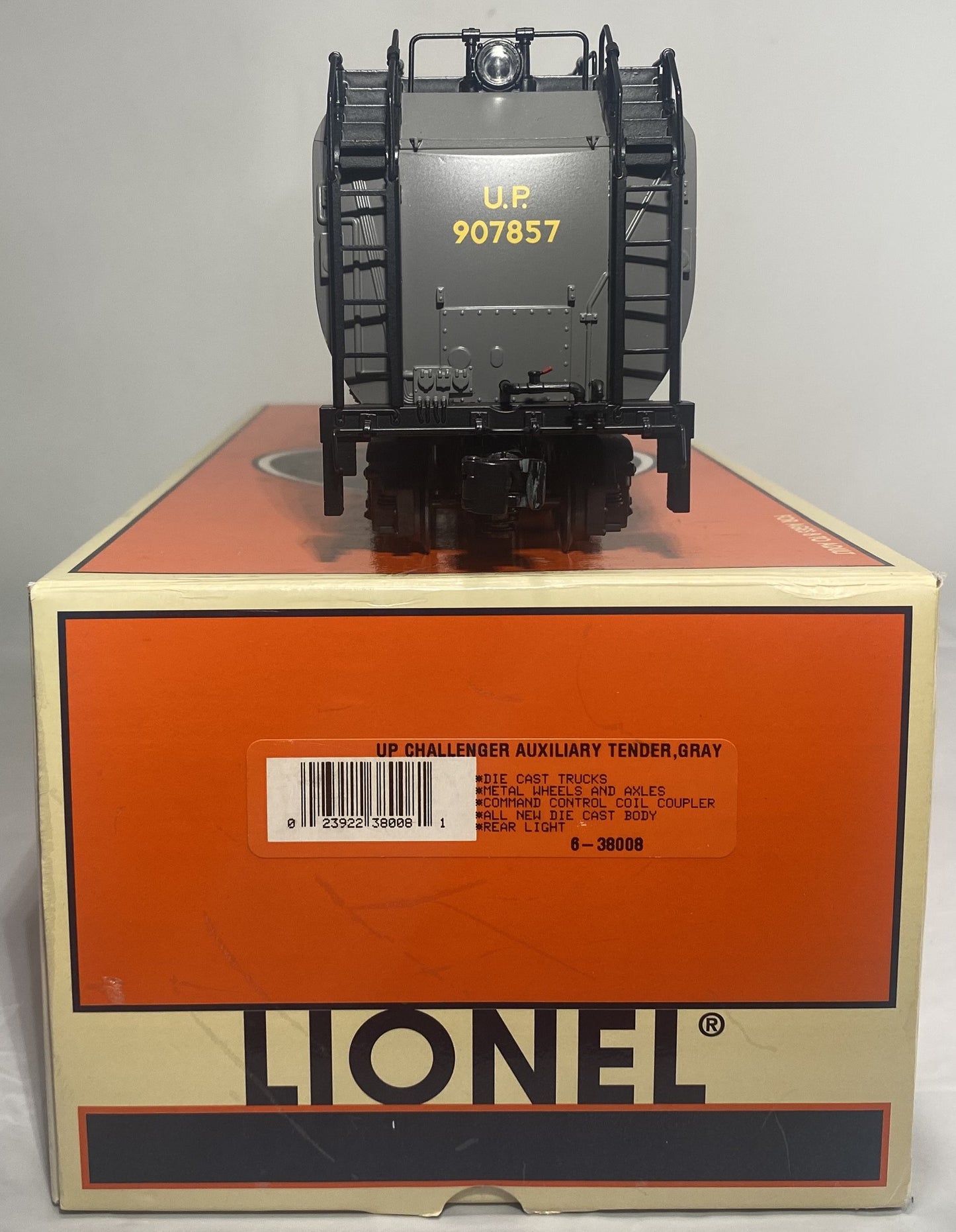 Lionel Modern 6-38008 UP Challenger Auxiliary Tender, Grey