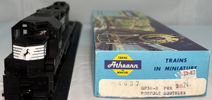 Athearn 4607 HO Norfolk Southern Powered GP38-2 Diesel Locomotive #5246