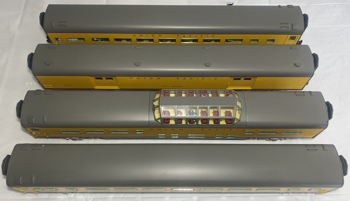 Lionel Modern 6-35415 Union Pacific 18" Aluminum Streamlined Passenger Car 4-Pack