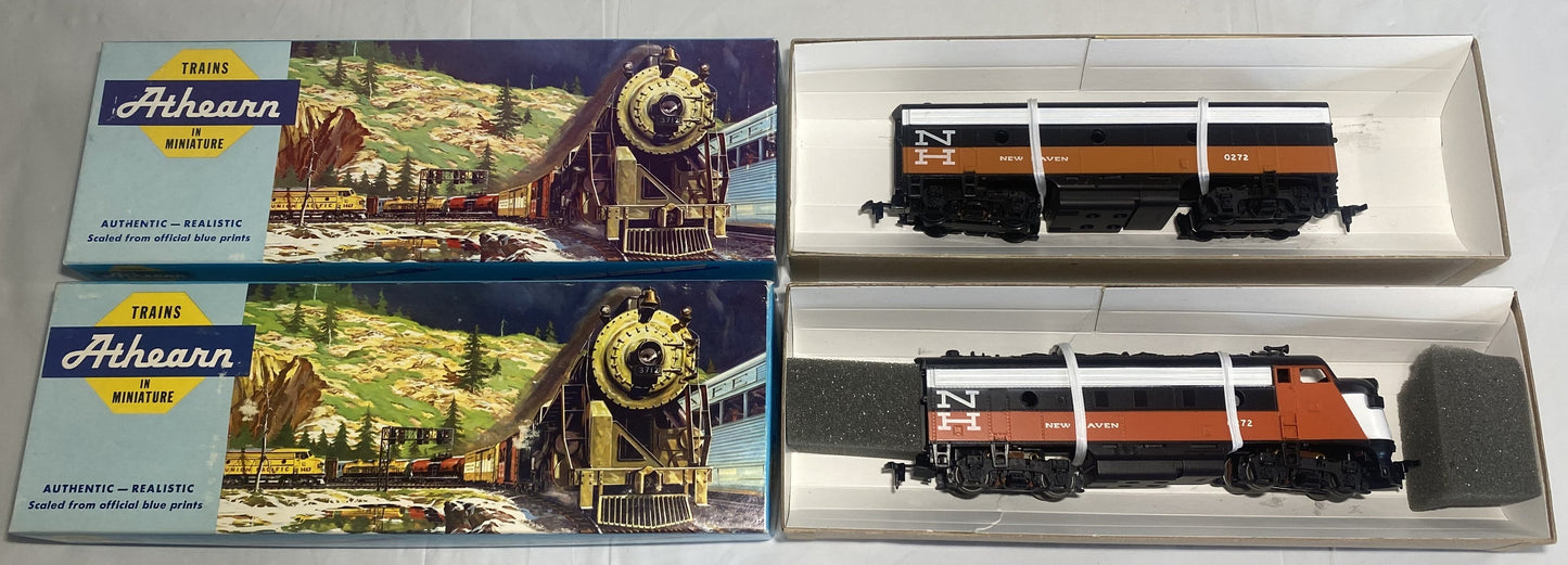 Athearn 3221 NH F7A Super Geared & 3022 NH F7B Dummy Diesel Locomotive