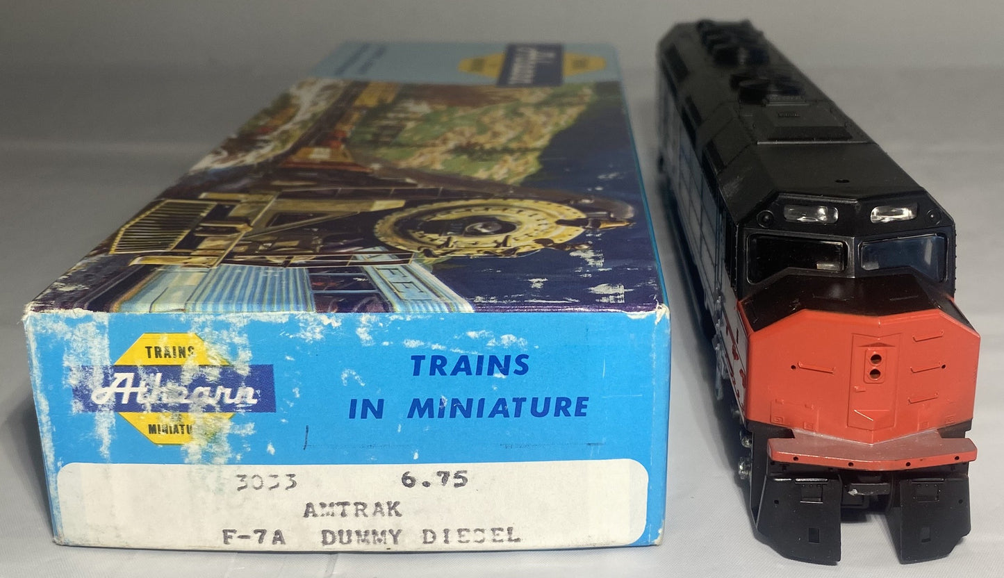 Athearn 3033 F-7A Amtrak Dummy Diesel Locomotive