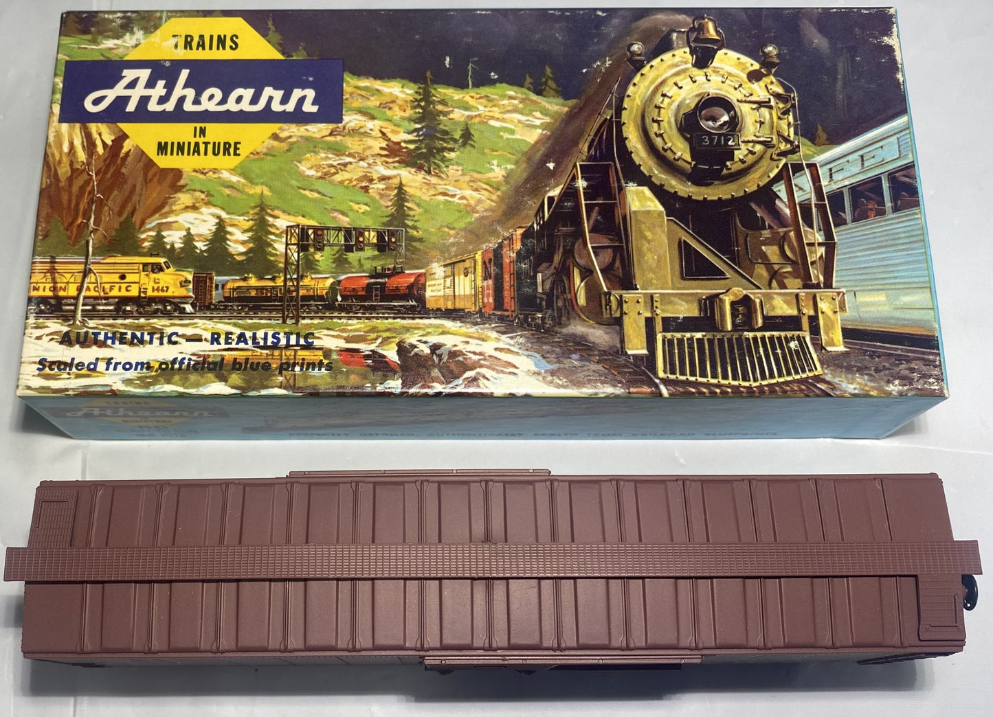 Athearn 5051 SF Super Chief 50’ Single Door Box Car