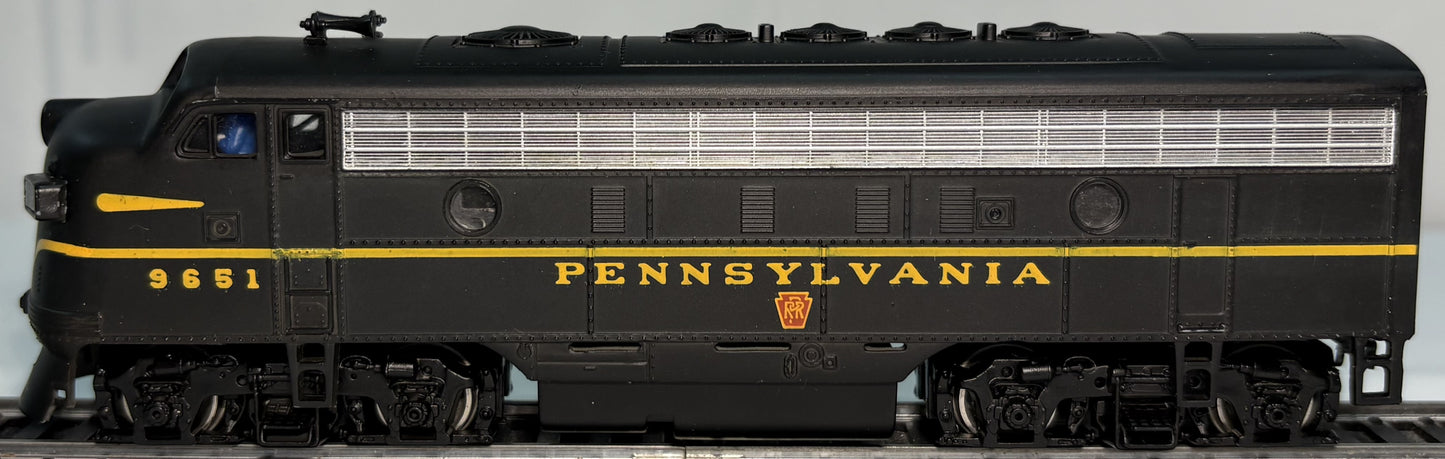 Bachmann 31215 HO EMD F7A Diesel Locomotive PRR #9651