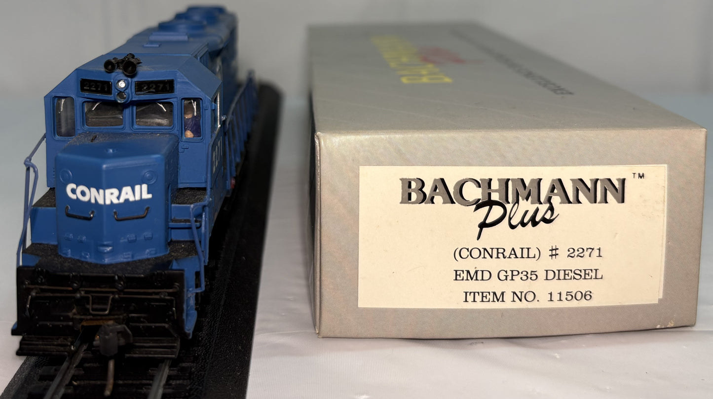 Bachmann 11506 HO Scale EMD GP35 Diesel Locomotive Conrail #2271