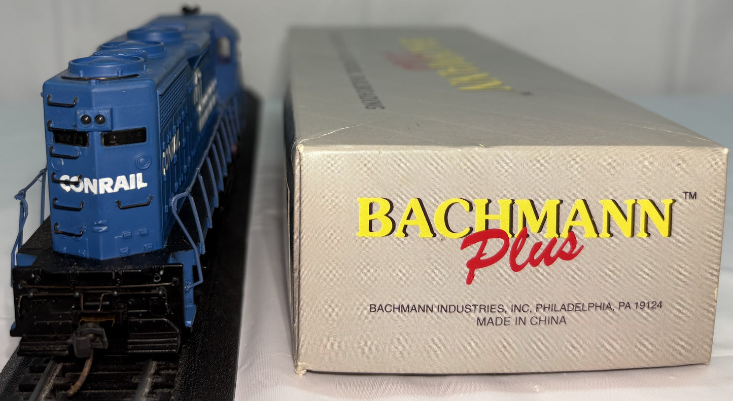 Bachmann 11506 HO Scale EMD GP35 Diesel Locomotive Conrail #2271