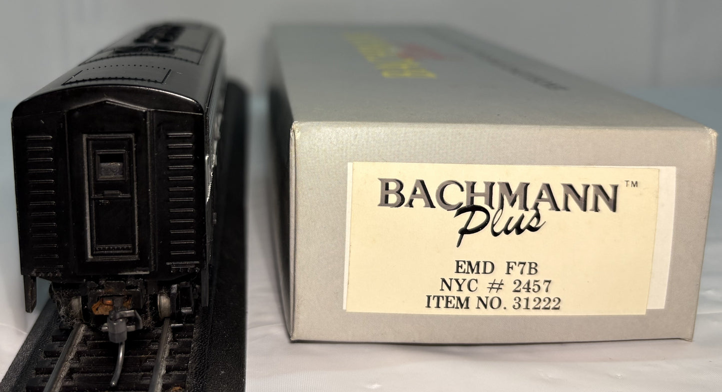 Bachmann 31222 HO Scale New York Central EMD F7B Unit Powered Diesel Locomotive #2457
