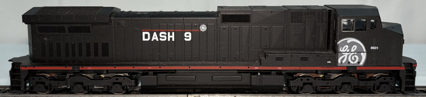 Athearn 4901 HO General Electric C44- 9W Power Locomotive #8601