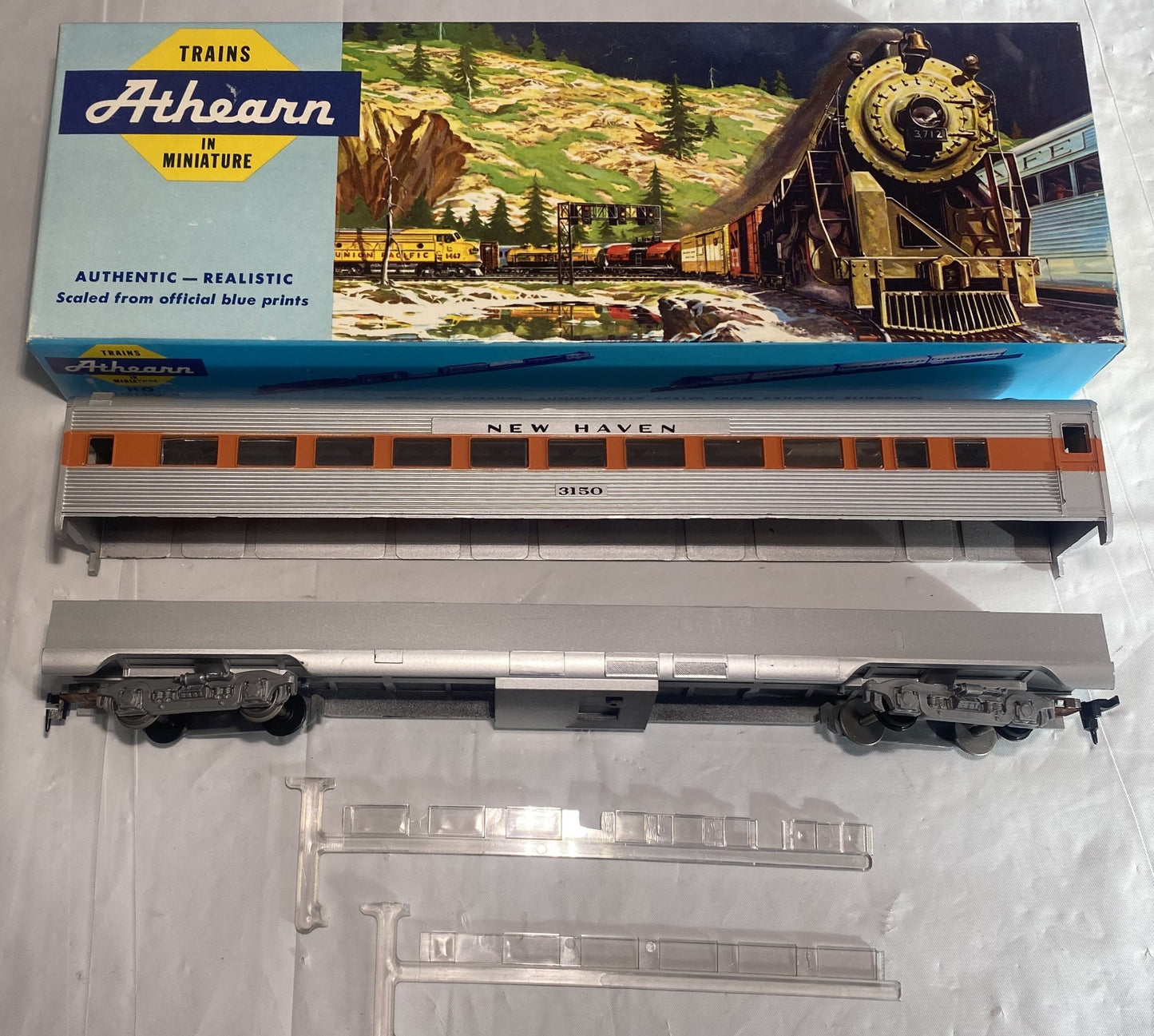 Athearn 1814 New Haven SL Coach Kit
