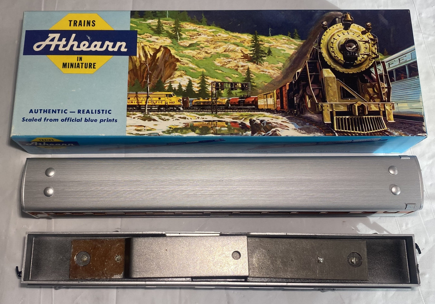Athearn 1814 New Haven SL Coach Kit