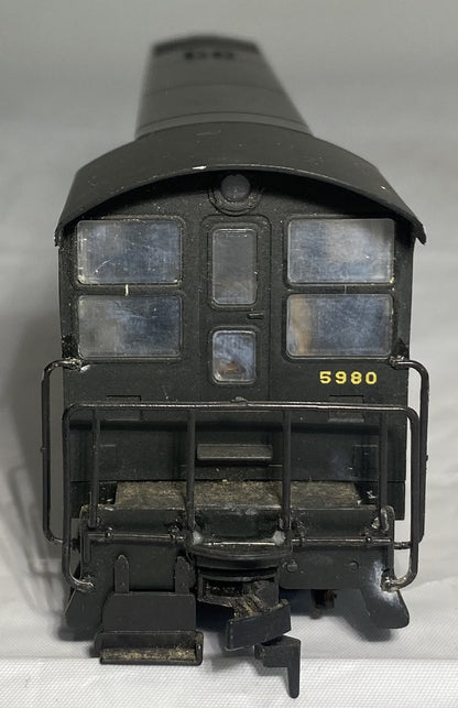 Walthers Fairbanks-Morse H10-44 Standard DC Pennsylvania RR #5980