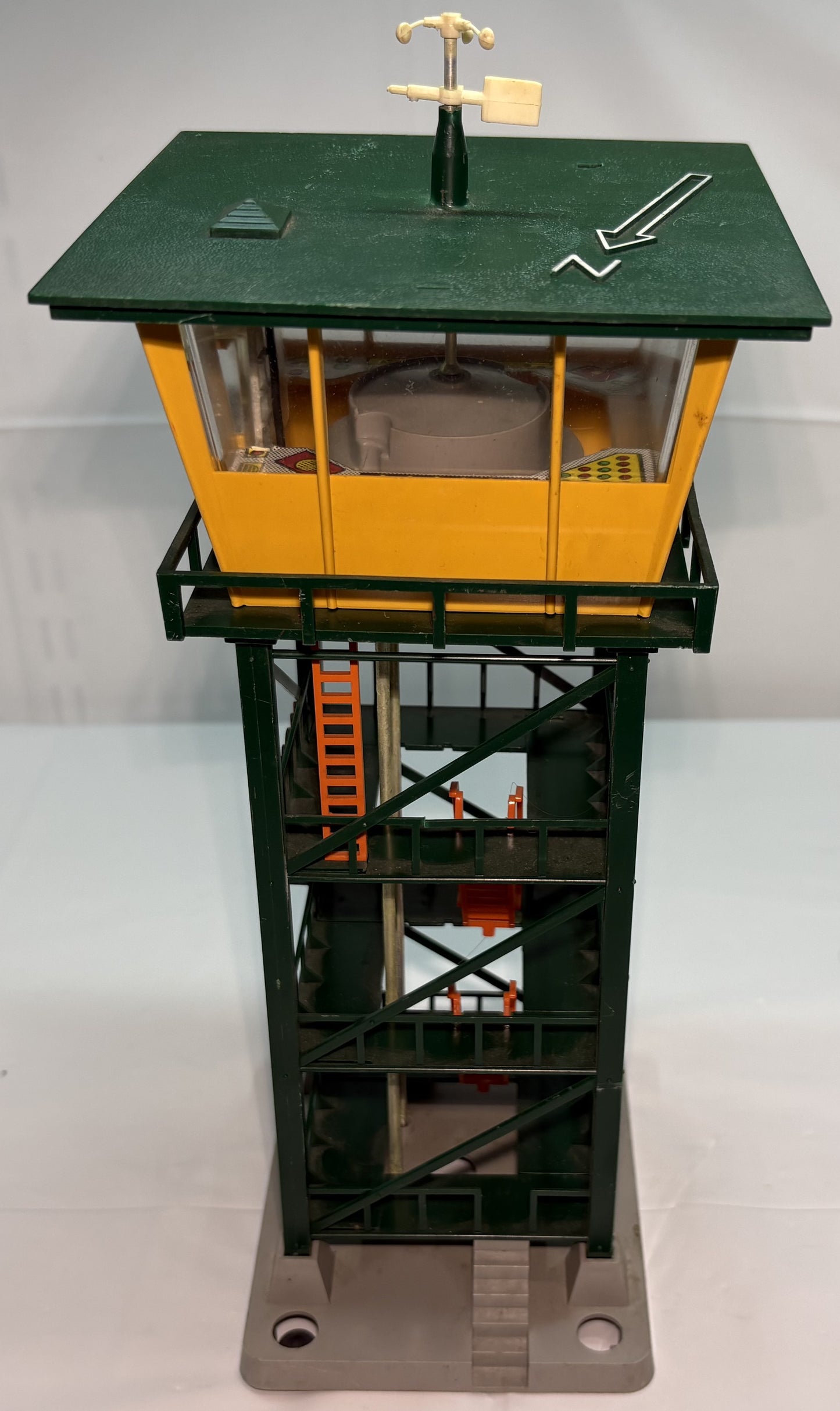 Lionel Post War 192 Railroad Control Tower