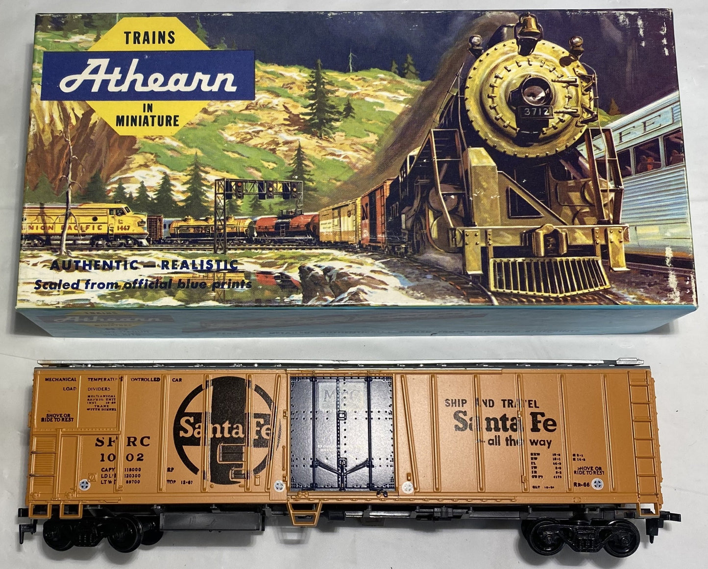 Athearn 1325 Santa Fe 50’ Plug Door Box Car