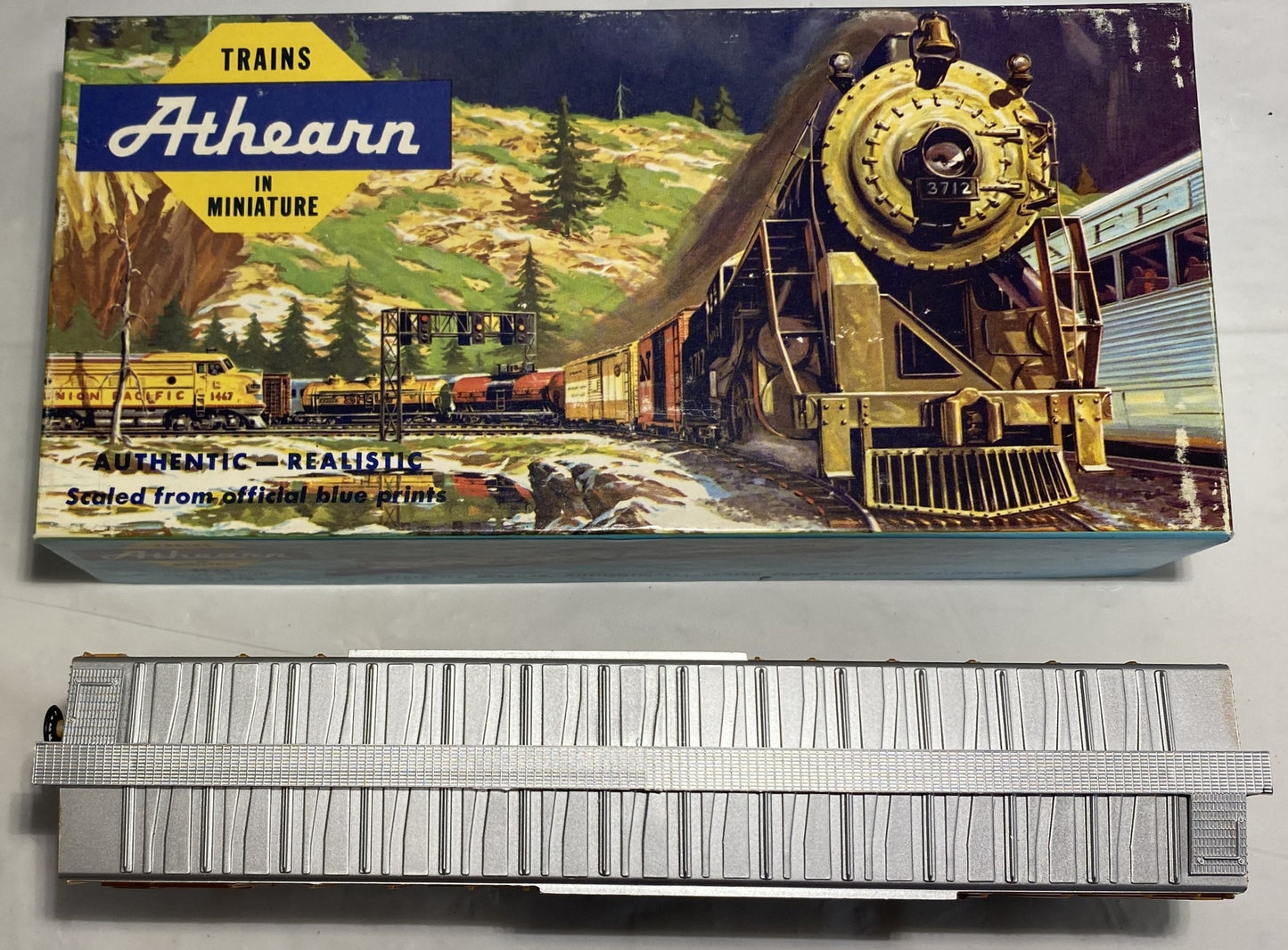 Athearn 1325 Santa Fe 50’ Plug Door Box Car