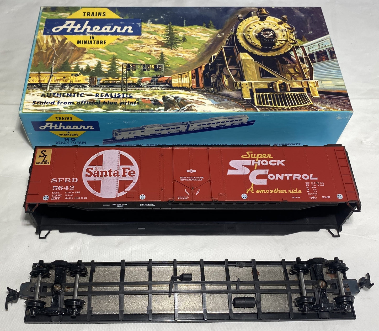 Athearn 1637 Santa Fe 50’ Outside Braced Reefer