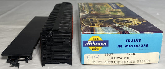 Athearn 1637 Santa Fe 50’ Outside Braced Reefer