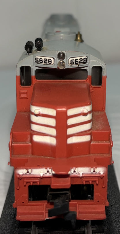 Tyco 228A HO Burlington GP-20 Diesel Locomotive #5628