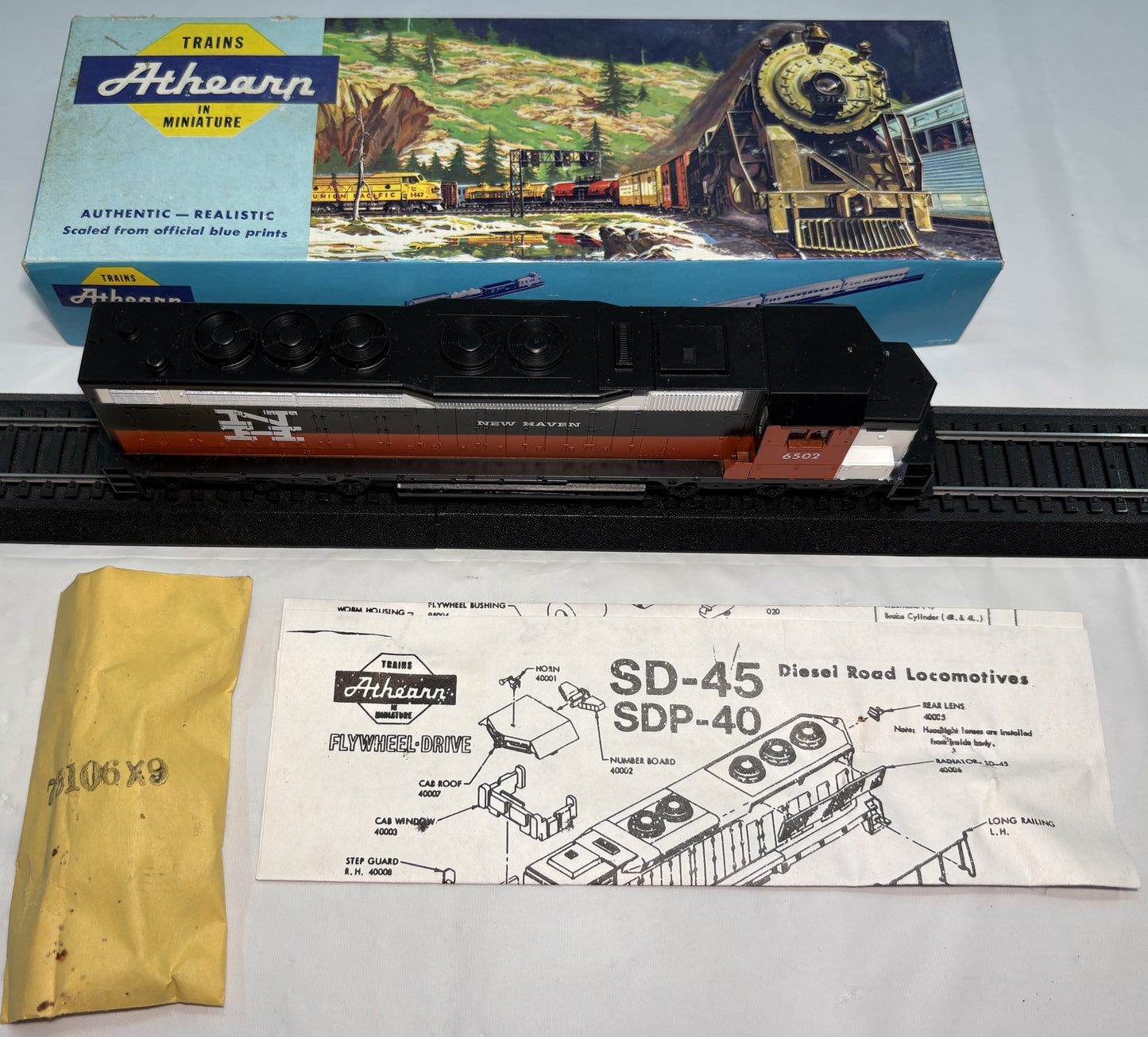 Athearn 4103 SD40 Powered New Haven Diesel Locomotive #6502