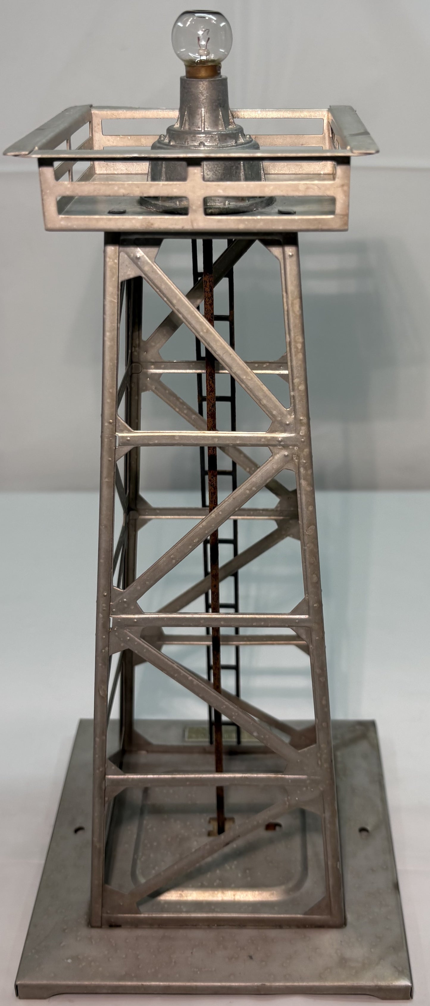 Lionel Post War 394 Aluminum Tower VG