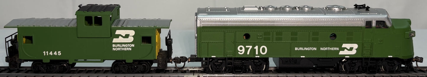 Bachmann 61600 HO Burlington Northern EMD F9 Diesel Loco & Caboose Set