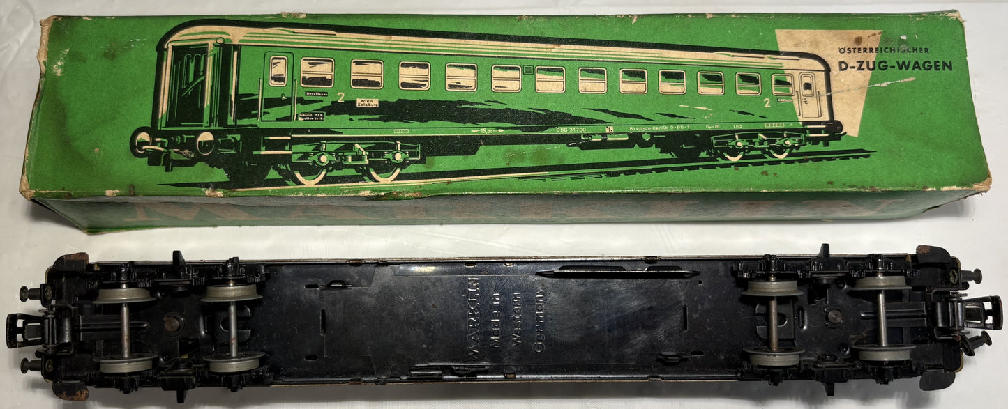 Marklin 4033 Öbb Express Train Car 2nd Class. Green