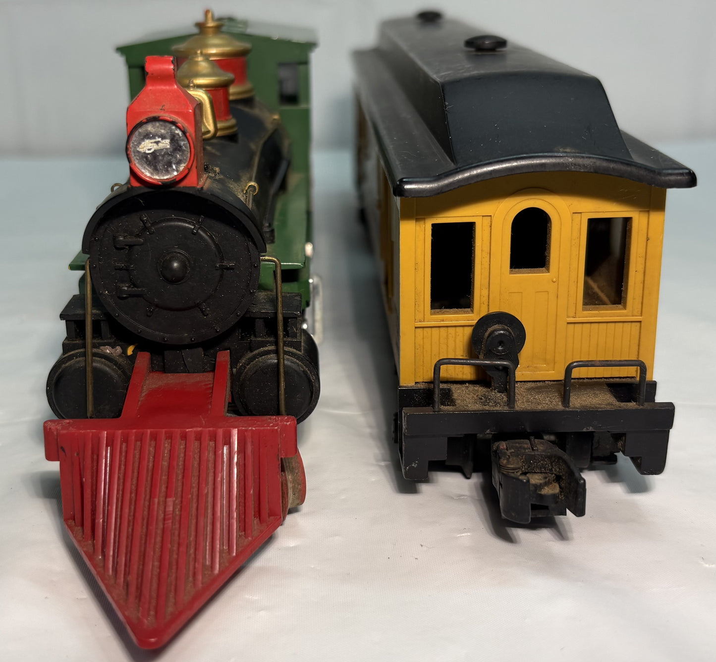 American Flyer 21088 & 24730 Steam Locomotive and Baggage Car