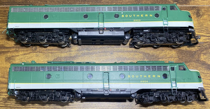 Proto 2000 Series 8716 and 8717 HO Scale AA Units