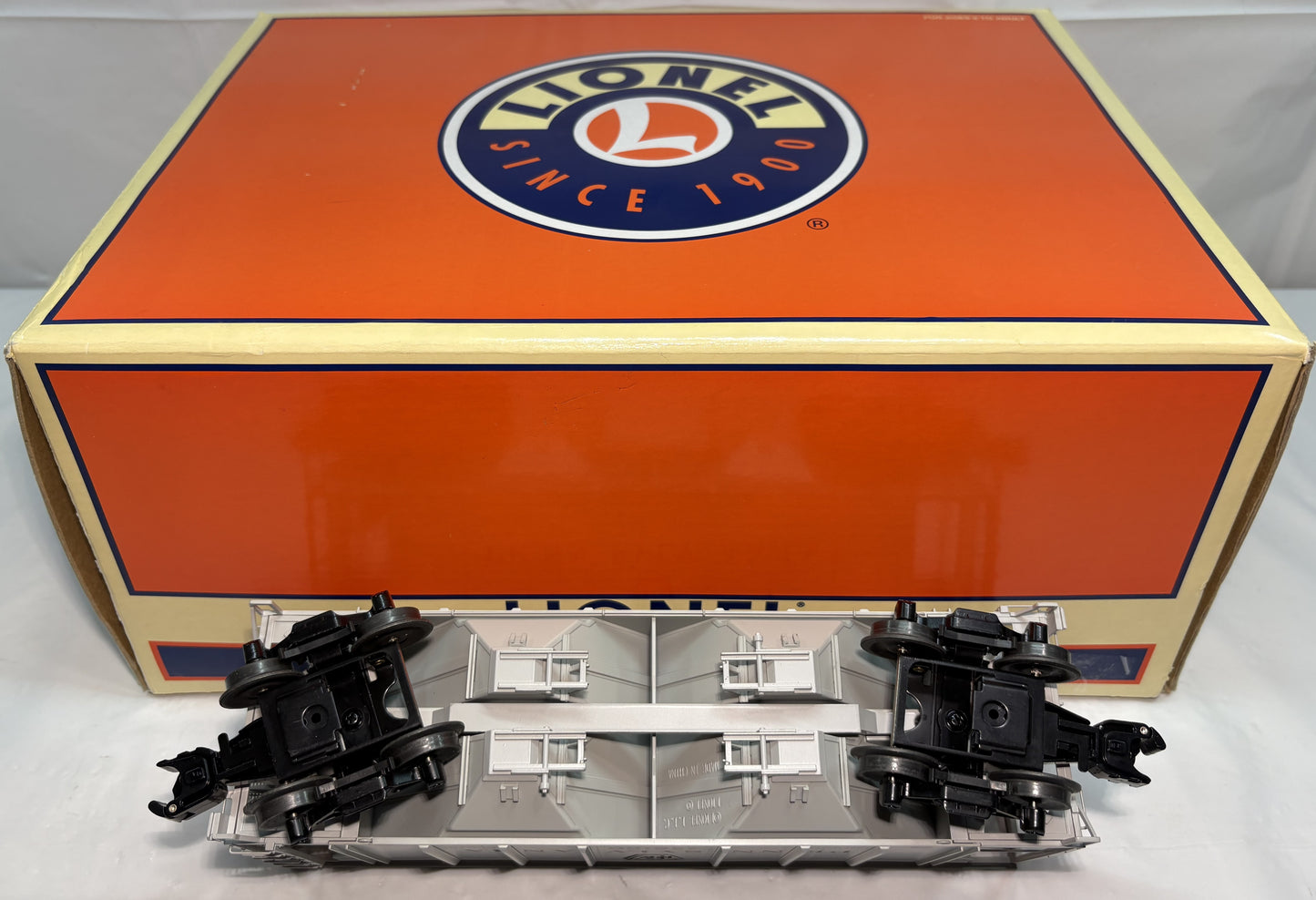 Lionel 6-11881 O Gauge PRR PS-2 2-Bay Covered Hopper 3-Pack Model Train
