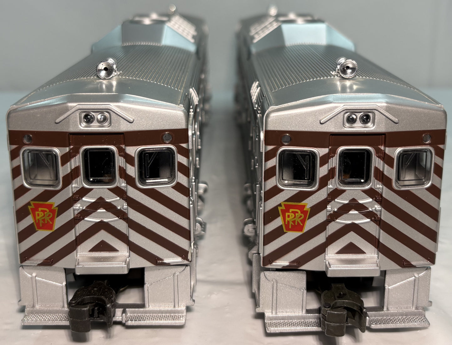 Williams BC500 O Gauge Pennsylvania Budd Car Set (PWR & Dummy)