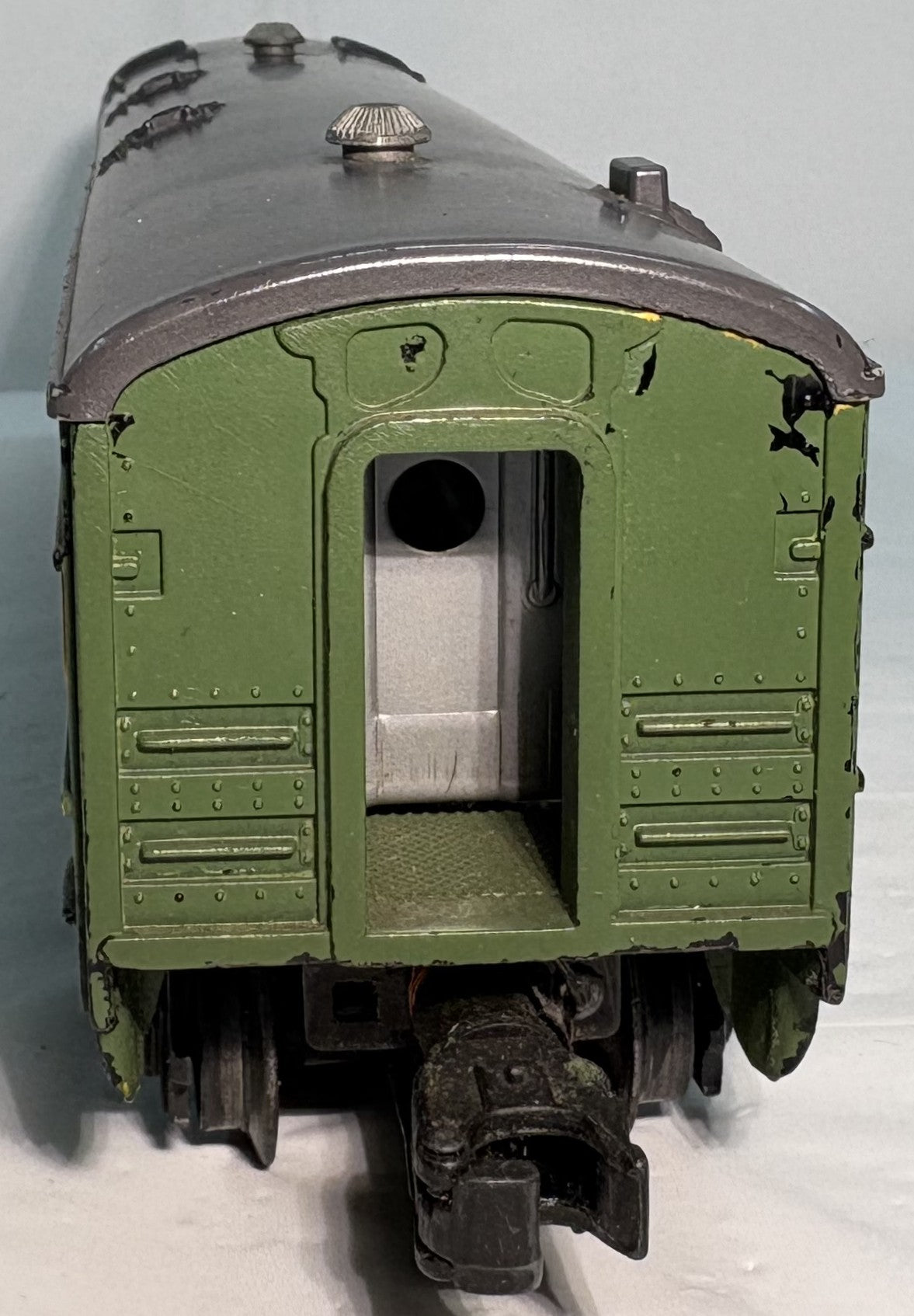 Lionel Post War 2402 O Gauge Chatham Pullman Passenger Car