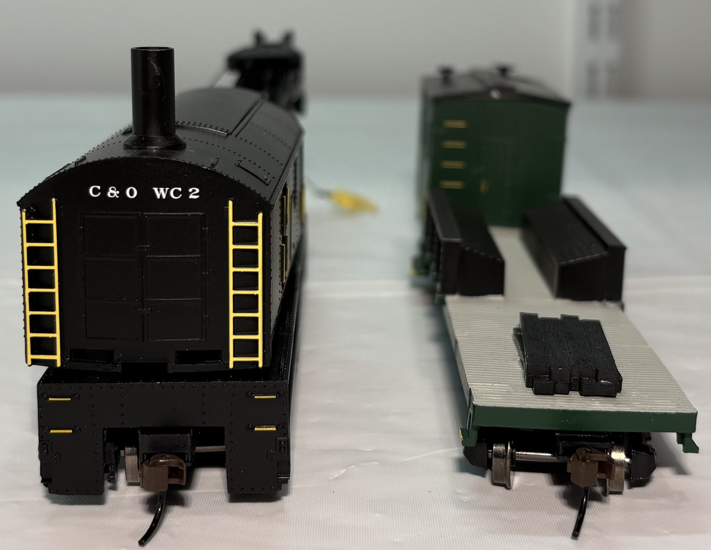 Bachmann 16122 250-Ton Steam Crane & Boom Tender- C&O