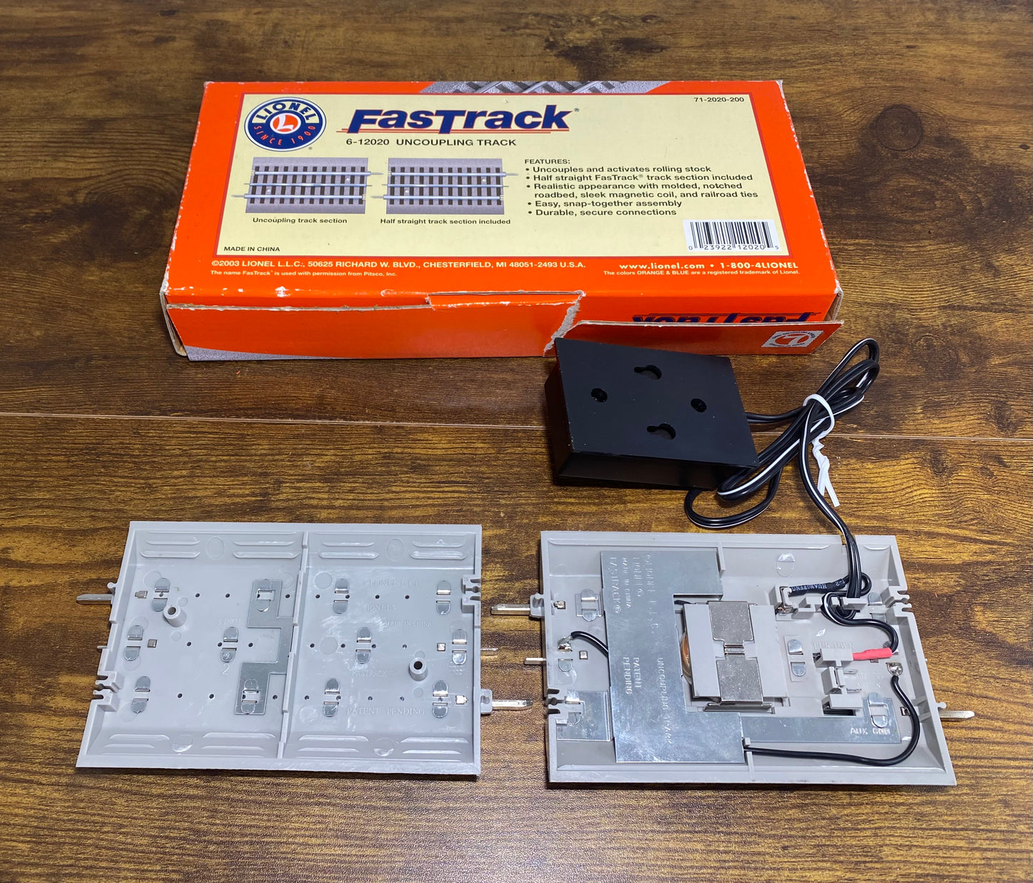 Lionel #12020 Fastrack Uncoupling Track