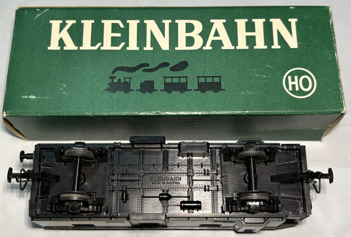 Kleinbahn 368 Packwagen OBB Green