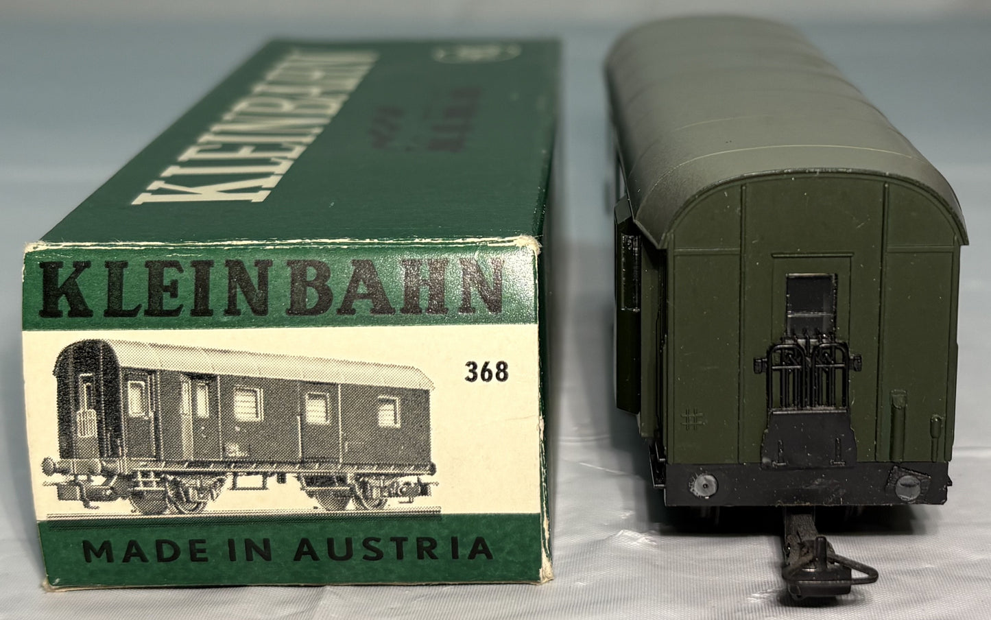 Kleinbahn 368 Packwagen OBB Green