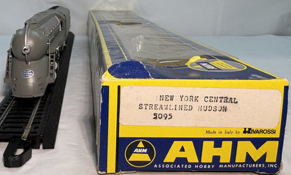 AHM 5095 HO NYC Streamlined Hudson 4-6-4 Steam Locomotive