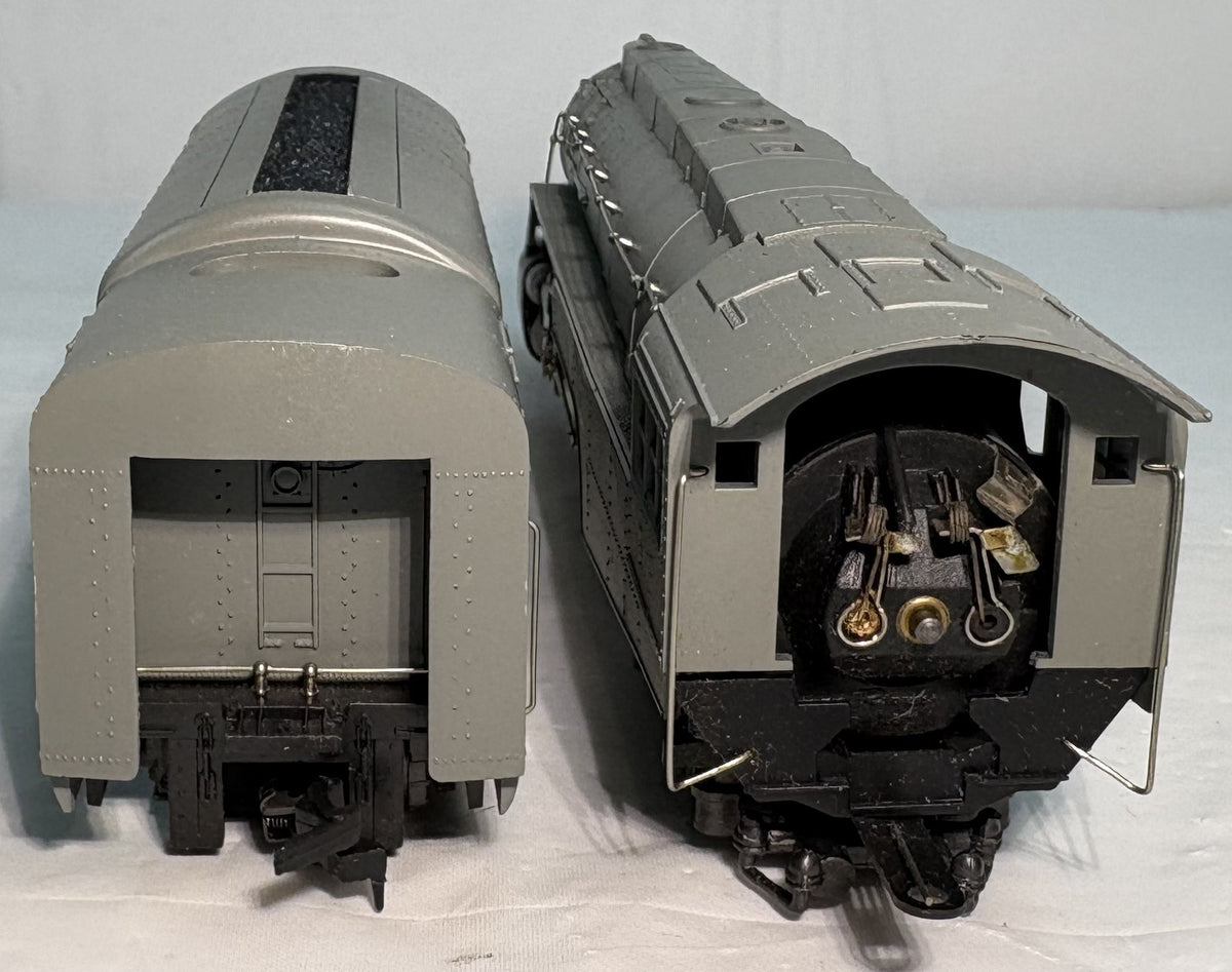 AHM 5095 HO NYC Streamlined Hudson 4-6-4 Steam Locomotive