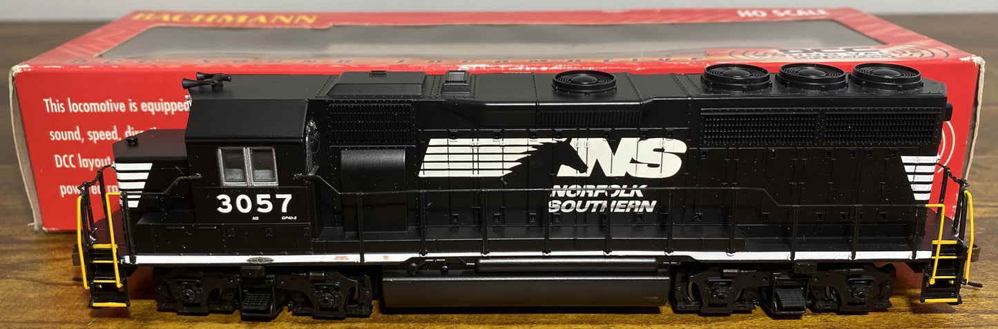 Bachmann 66305 HO Norfolk Southern EMD GP40 Diesel Locomotive Sound/DCC #3057
