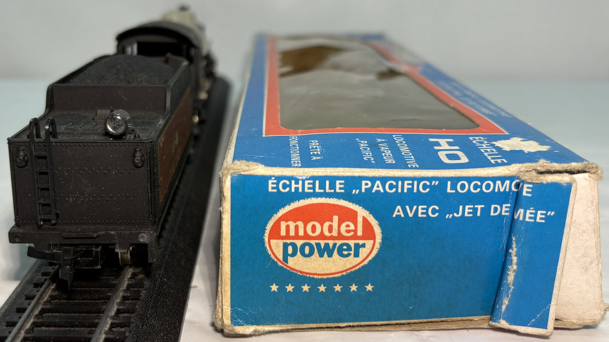 Model Power 6645 HO Canadian Pacific 4 - 6 - 2 Pacific Steam Engine W/Smoke & OB