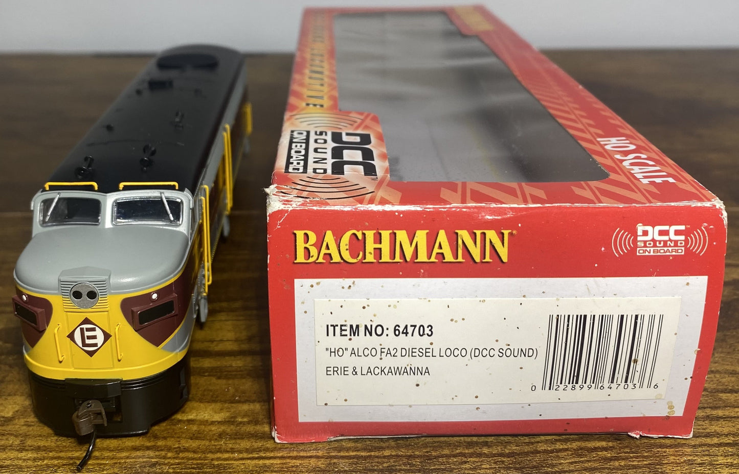 Bachmann 64703 HO Erie-Lackawanna ALCO FA2 Diesel Locomotive w/DCC & SND