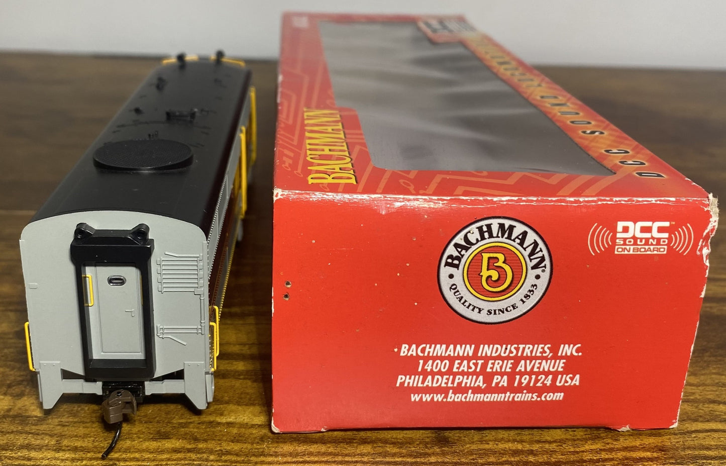 Bachmann 64703 HO Erie-Lackawanna ALCO FA2 Diesel Locomotive w/DCC & SND